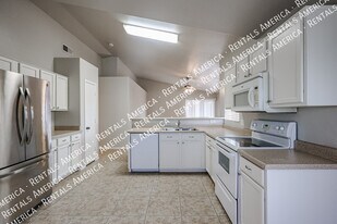 8860 E Dartmouth St in Mesa, AZ - Building Photo