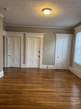 65 Chestnut St, Unit 1 in New Bedford, MA - Building Photo - Building Photo