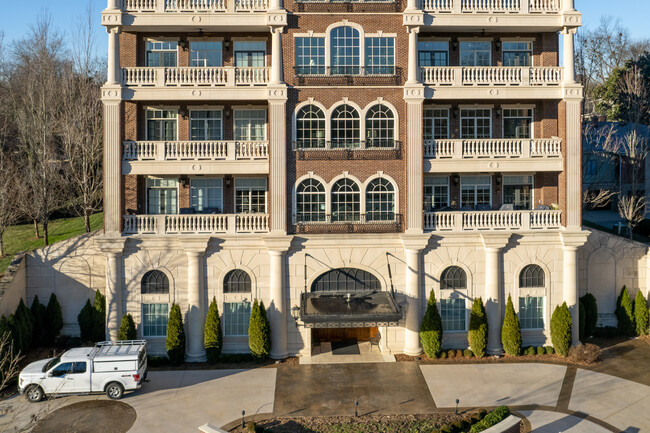 Park Grande Luxury Condos in Louisville, KY - Building Photo - Building Photo