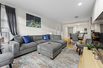 601 Albany St, Unit SI ID1240281P in Boston, MA - Foto de edificio - Building Photo