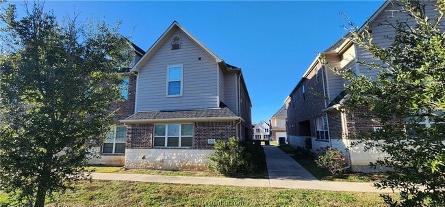 2139 Big River St in College Station, TX - Foto de edificio - Building Photo