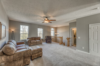 5583 Trammel Ct in Carmel, IN - Foto de edificio - Building Photo