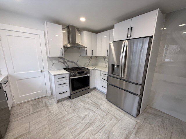 56 Edgecliff Rd, Unit 1 in Watertown, MA - Building Photo - Building Photo