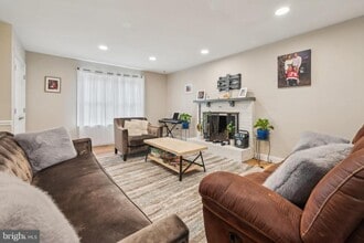217 Falls Ct in Medford, NJ - Building Photo - Building Photo