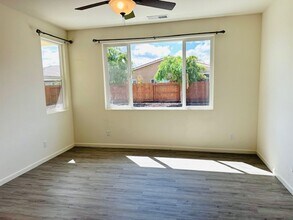 7605 E Giavanna Ave in Fresno, CA - Building Photo - Building Photo