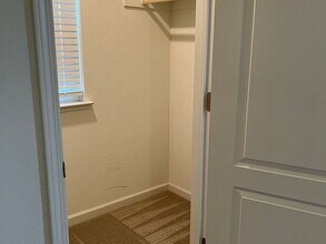 4600 Ocean Ln in Elk Grove, CA - Foto de edificio - Building Photo