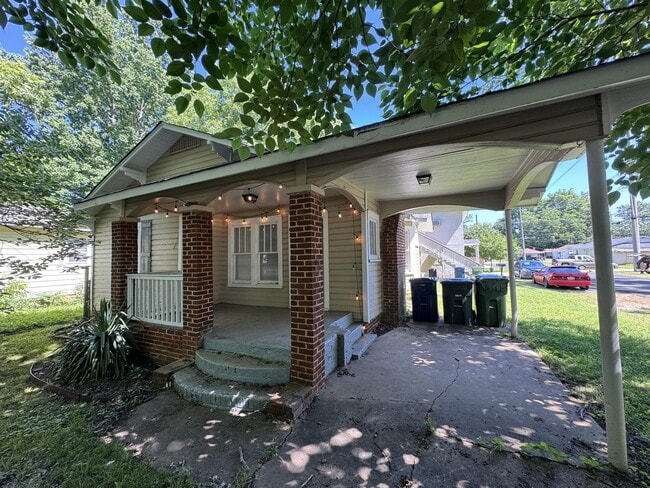 property at 1021 McCullough Ave NE