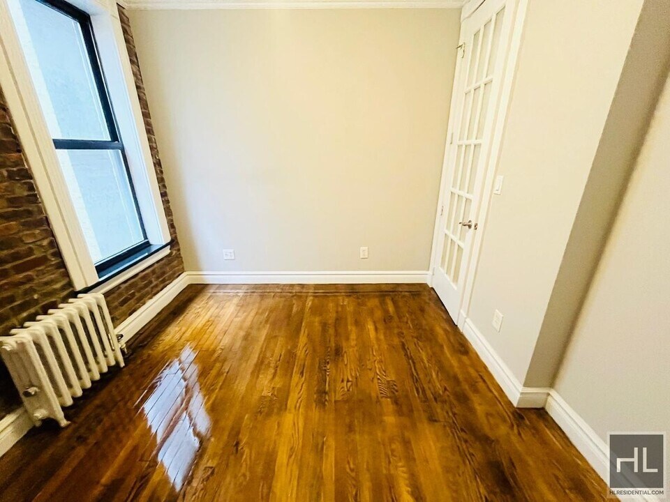 Renovated Gramercy 2-Bedroom with Modern F in New York, NY - Building Photo