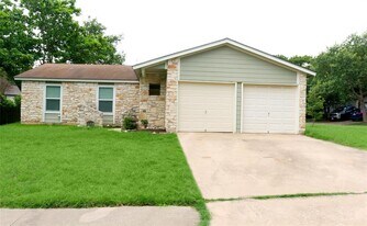 1915 Magazine St in Austin, TX - Building Photo