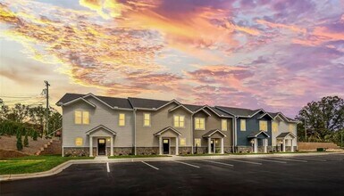 206 Beacon Ave in Morganton, NC - Building Photo - Building Photo