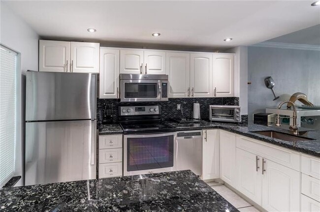property at 470 Paradise Isle Blvd