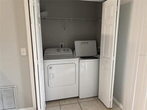 3919 Magnolia Pointe Ln in Orlando, FL - Building Photo - Building Photo