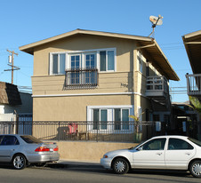 1120 Balboa Blvd Apartments