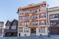 2128 Van Ness in San Francisco, CA - Foto de edificio - Building Photo