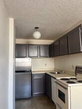 Drinkle No. 3 Apartments in Saskatoon, SK - Building Photo - Building Photo
