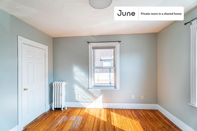 Private bedroom in 6 bed/2 bath Home in Boston, MA - Building Photo - Building Photo