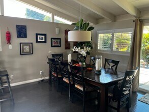 7439 Ostrom Ave in Van Nuys, CA - Foto de edificio - Building Photo