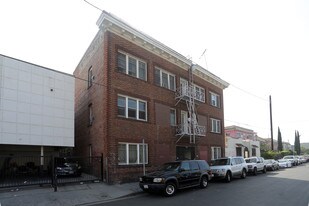 Eau Claire Apartments in Los Angeles, CA - Building Photo