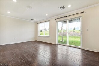 12 Gerhard Pl in Morristown, NJ - Building Photo - Building Photo