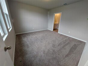 3256 Fresno Pl in Zephyrhills, FL - Building Photo - Building Photo
