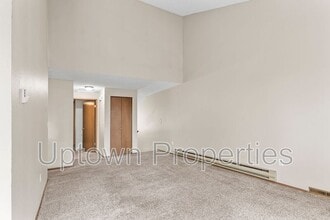 250 Cervantes Cir in Lake Oswego, OR - Building Photo - Building Photo