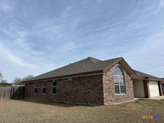 5001 Morning Star Ln in Killeen, TX - Building Photo - Building Photo