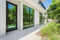 514 NE 7th Ave in Delray Beach, FL - Foto de edificio - Building Photo