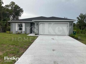 1235 Desmond St in Port Charlotte, FL - Building Photo