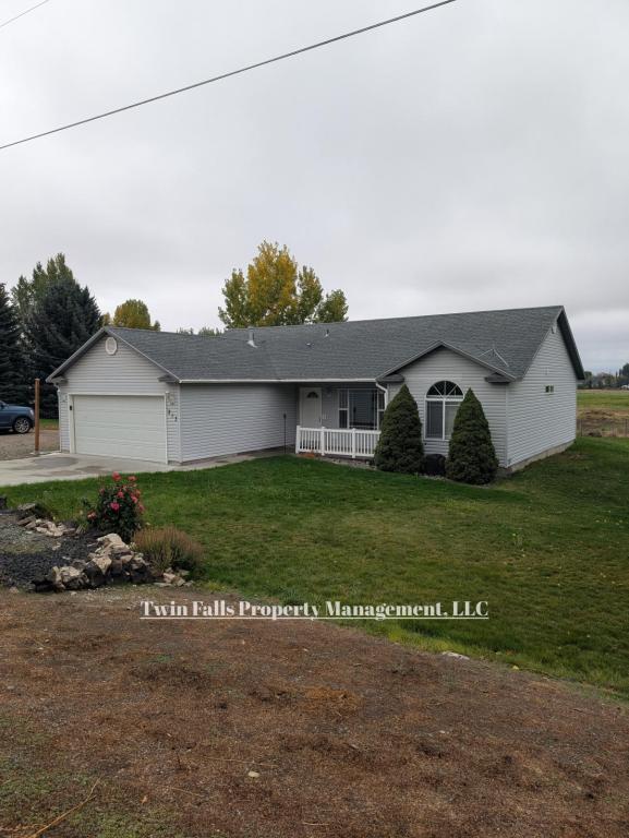 property at 213 Settlers Way W