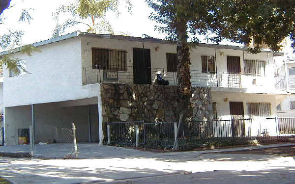 Loma Vista Apartments in Riverside, CA - Building Photo - Building Photo