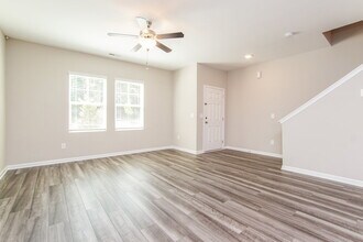 522 Landing View Dr in Wendell, NC - Foto de edificio - Building Photo