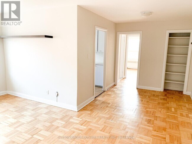 2846 Bloor St W in Toronto, ON - Building Photo - Building Photo