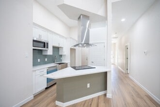 11215 Link in San Antonio, TX - Building Photo - Building Photo