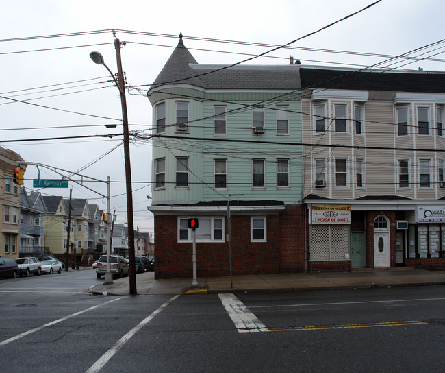 675 Kennedy Blvd in Bayonne, NJ - Building Photo - Building Photo