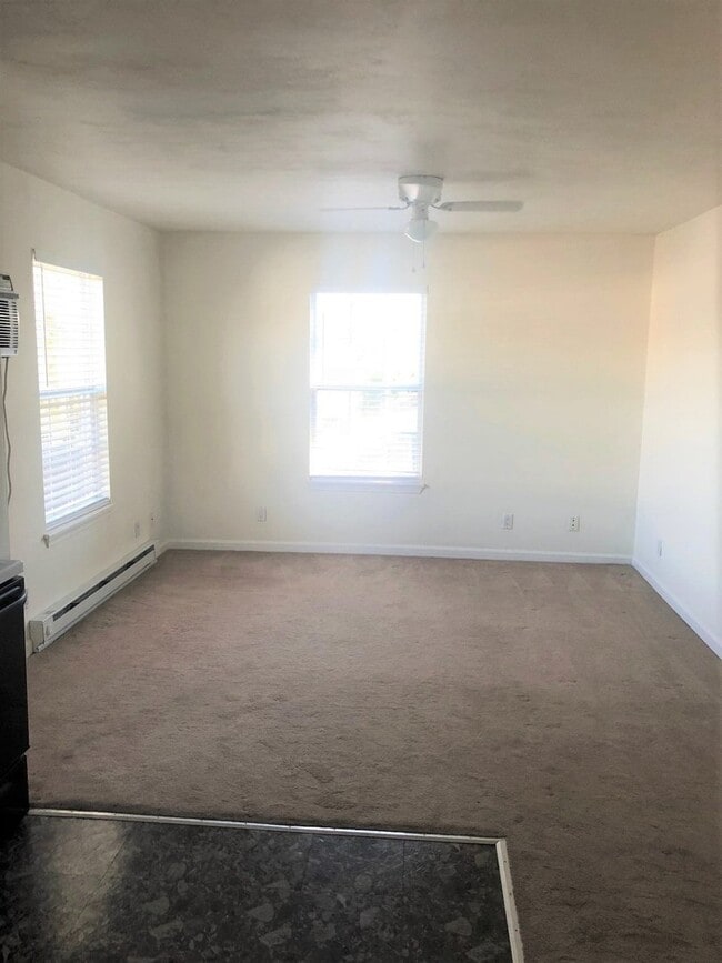 318 Neoma Dr in Norfolk, VA - Building Photo - Building Photo