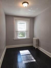 2464 Keyworth Ave in Baltimore, MD - Building Photo - Building Photo