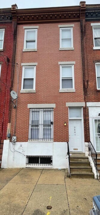 2441 N 5th St in Philadelphia, PA - Building Photo