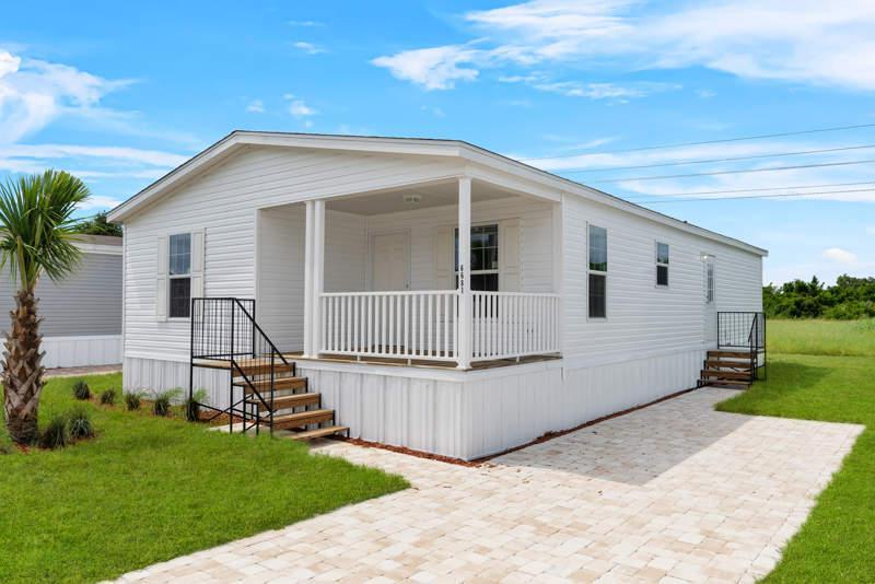 6681 Hidden Oaks Dr in North Fort Myers, FL - Building Photo