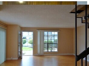 9615 Caminito Del Feliz in San Diego, CA - Building Photo - Building Photo
