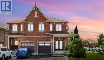 161 Tiller Trail in Brampton, ON - Building Photo