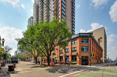 10180-10104 104 Street NW in Edmonton, AB - Building Photo - Building Photo