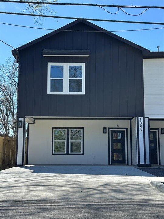 1353 Dewalt St in Houston, TX - Building Photo