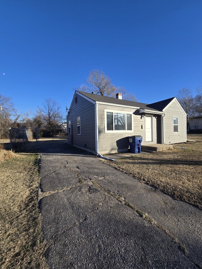 1332 N Erie St in Wichita, KS - Building Photo - Building Photo