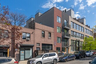 11 Devoe St in Brooklyn, NY - Foto de edificio - Primary Photo