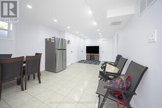 2 Checkerberry Crescent in Brampton, ON - Building Photo - Building Photo