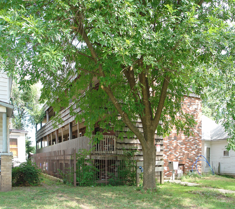 1326 SW Fillmore St in Topeka, KS - Foto de edificio