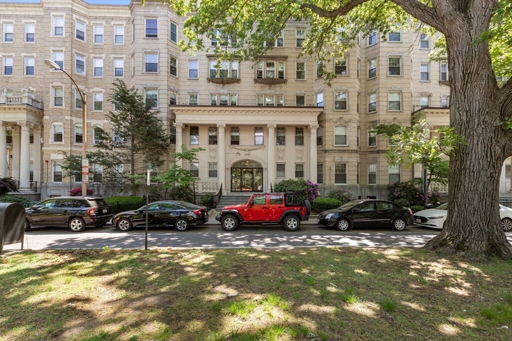 70 Fenway in Boston, MA - Building Photo