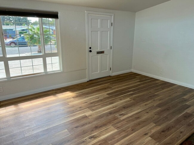 27650 La Porte Ave in Hayward, CA - Building Photo - Building Photo