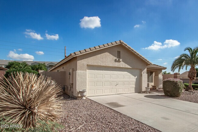 8103 W Tonto Ln in Peoria, AZ - Building Photo - Building Photo