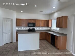 21277 E Founders Rd in Red Rock, AZ - Building Photo - Building Photo
